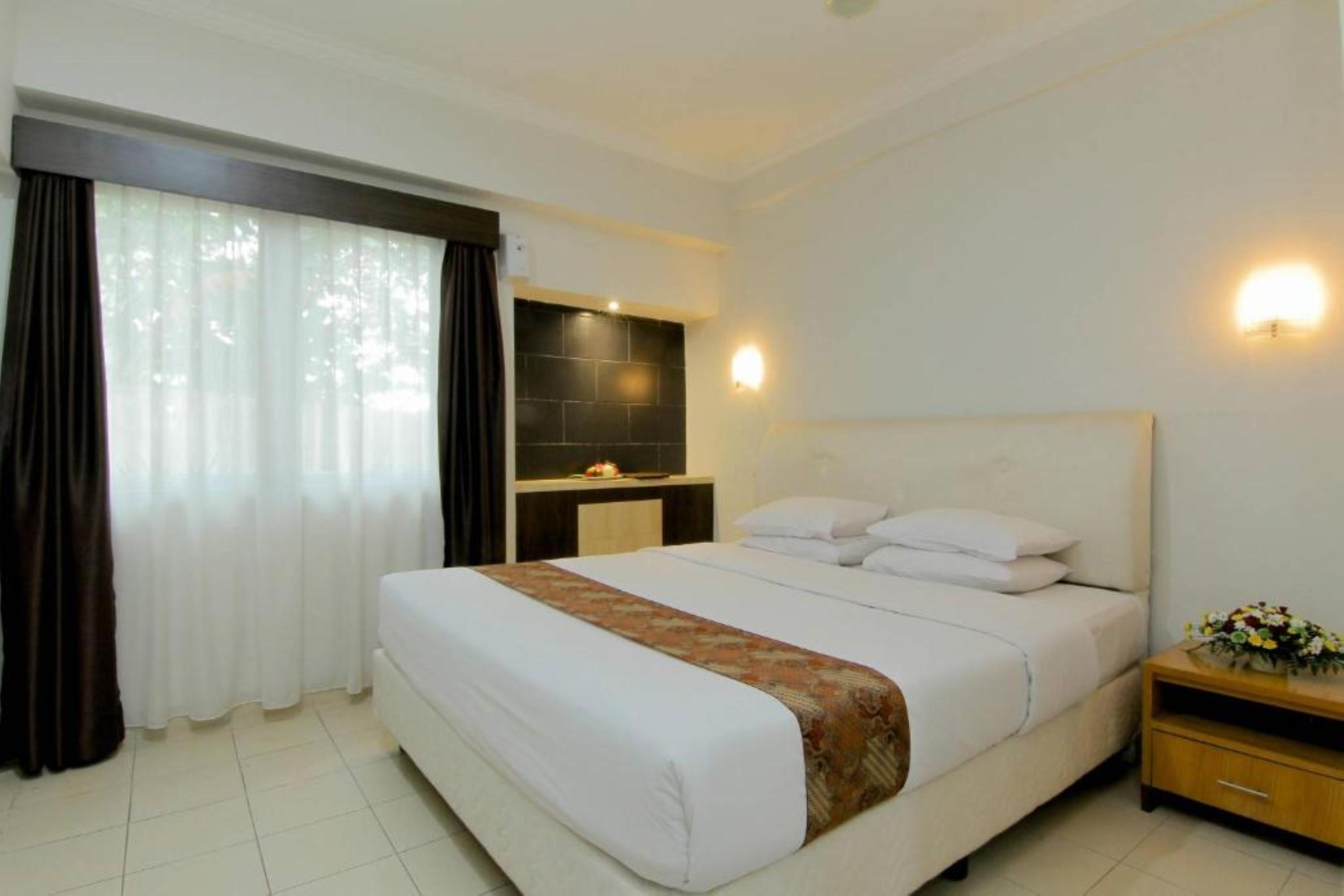 University Hotel Sunan Kalijaga Kalasan Exterior photo