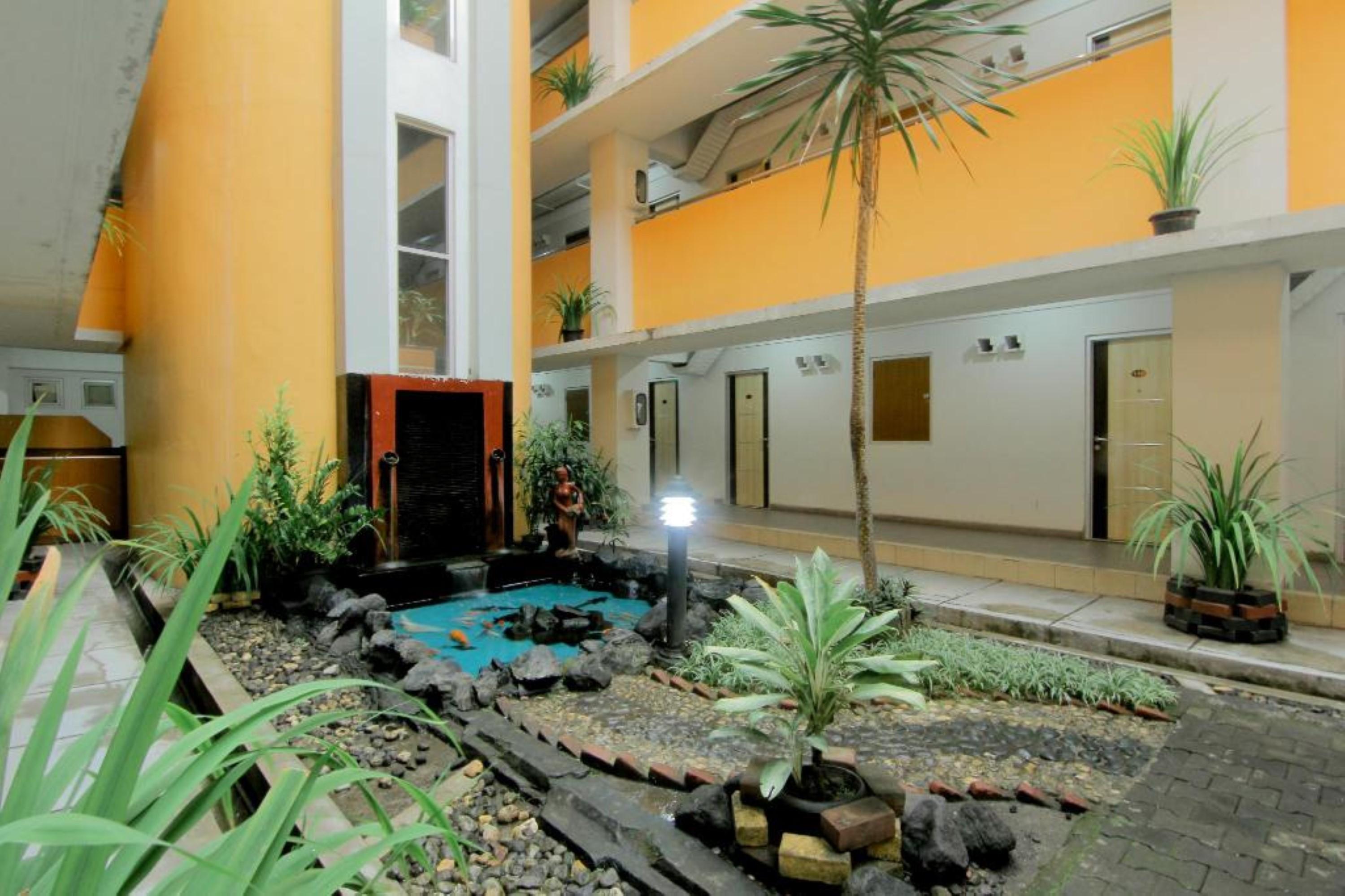 University Hotel Sunan Kalijaga Kalasan Exterior photo